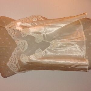 Elegant White Lace Chemise